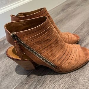 Paul Green cayenne peep toe heels